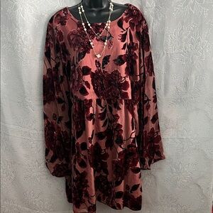 EUC Hutch devoree velvet size 3X dress